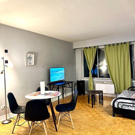 Апартаменты Affordable Cuttie 4 Persons 2 Beds In Downtown Монреаль Экстерьер фото