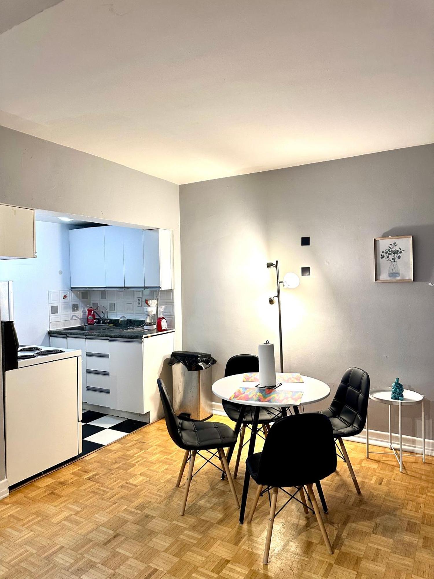 Апартаменты Affordable Cuttie 4 Persons 2 Beds In Downtown Монреаль Экстерьер фото